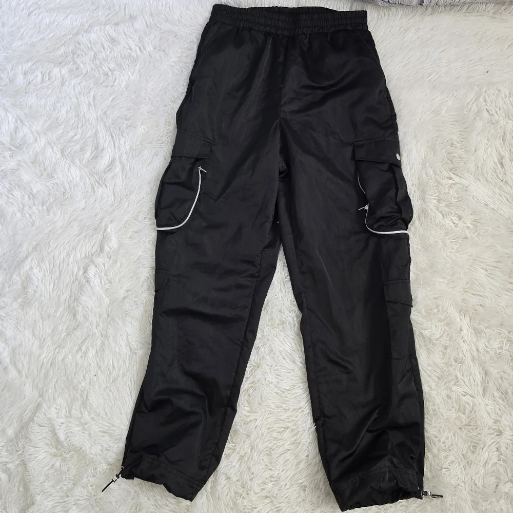 Forever 21 Black High Waisted Cargo Sweatpants Medium